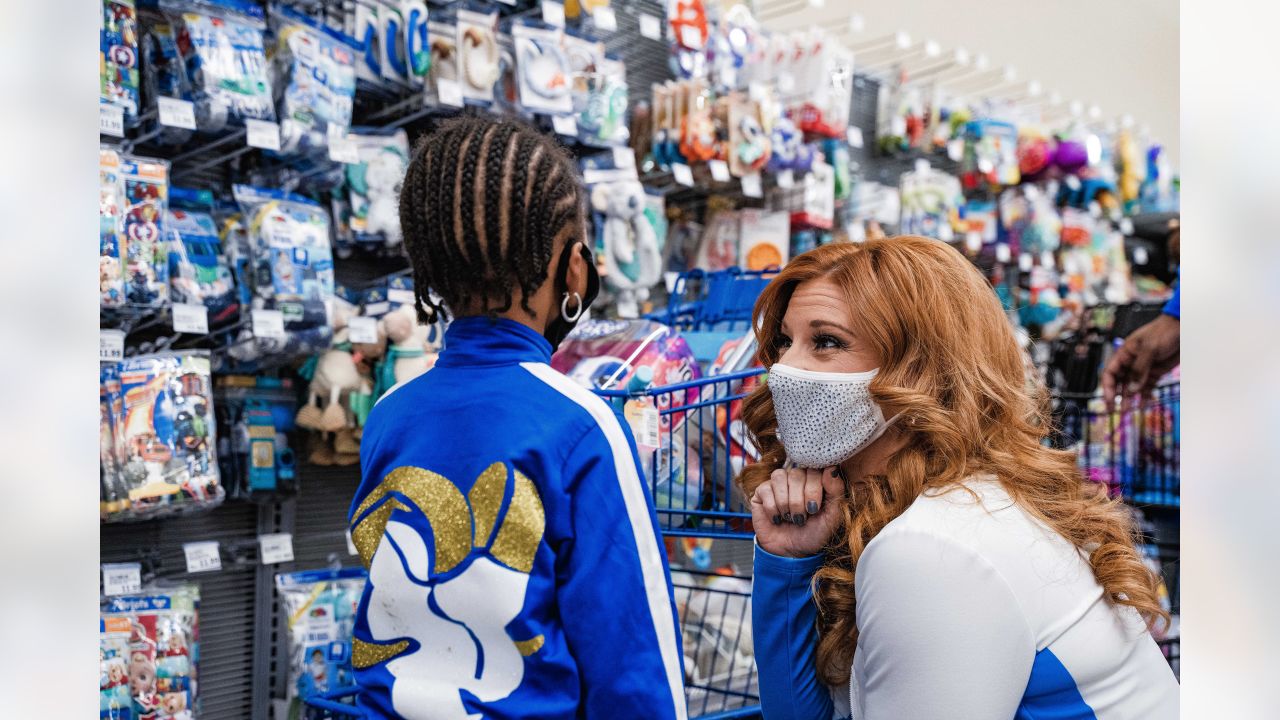 DLA students Shop with a Lion at Meijer