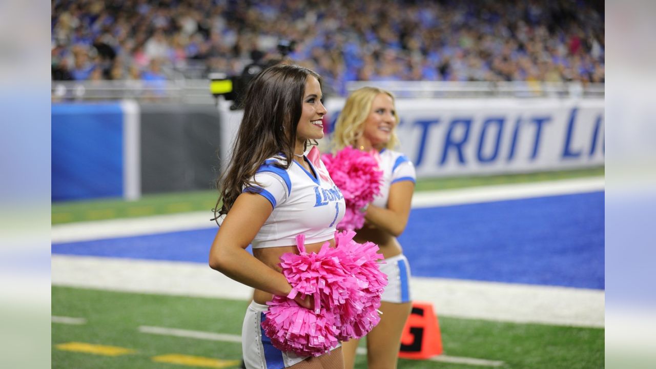 Detroit Lions cheerleaders, mascot to be Silver Bells grand marshals