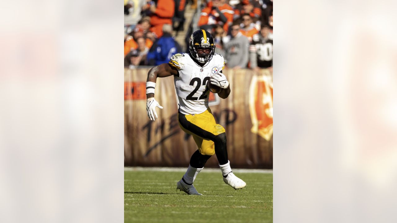 Steelers look to stay hot hosting Lions Sunday