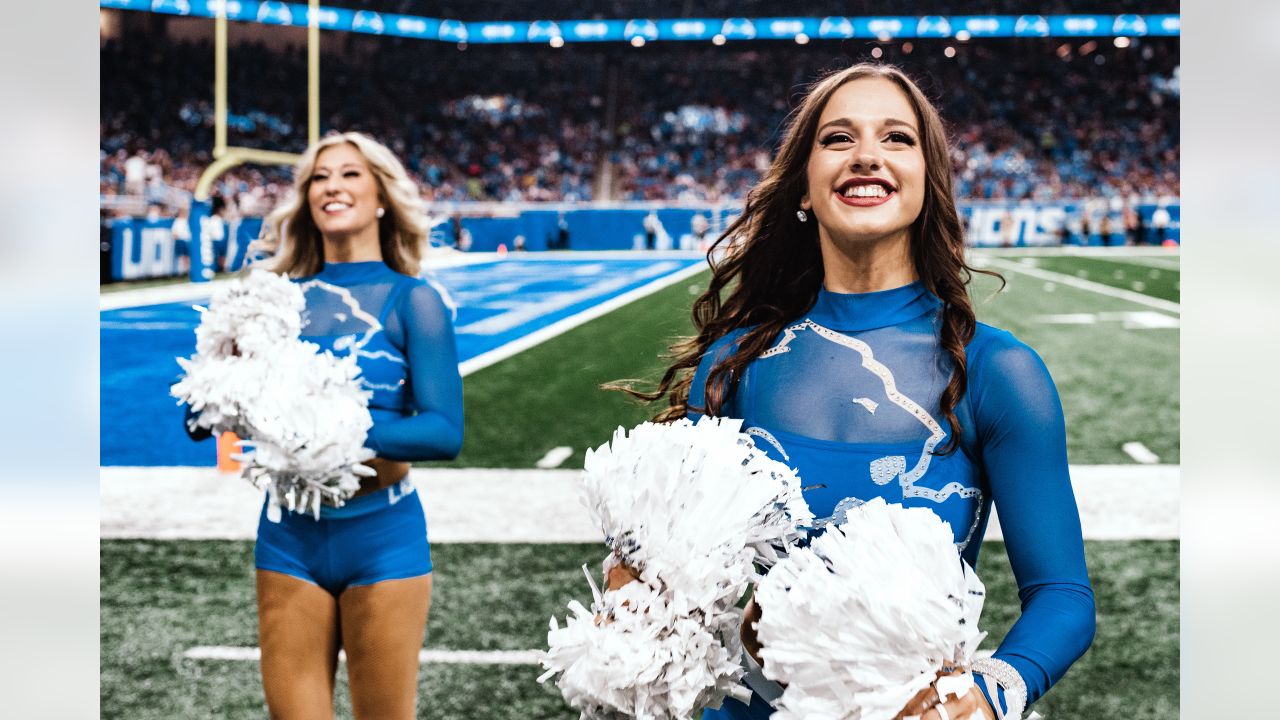 Lions vs. Commanders: Cheer Photos