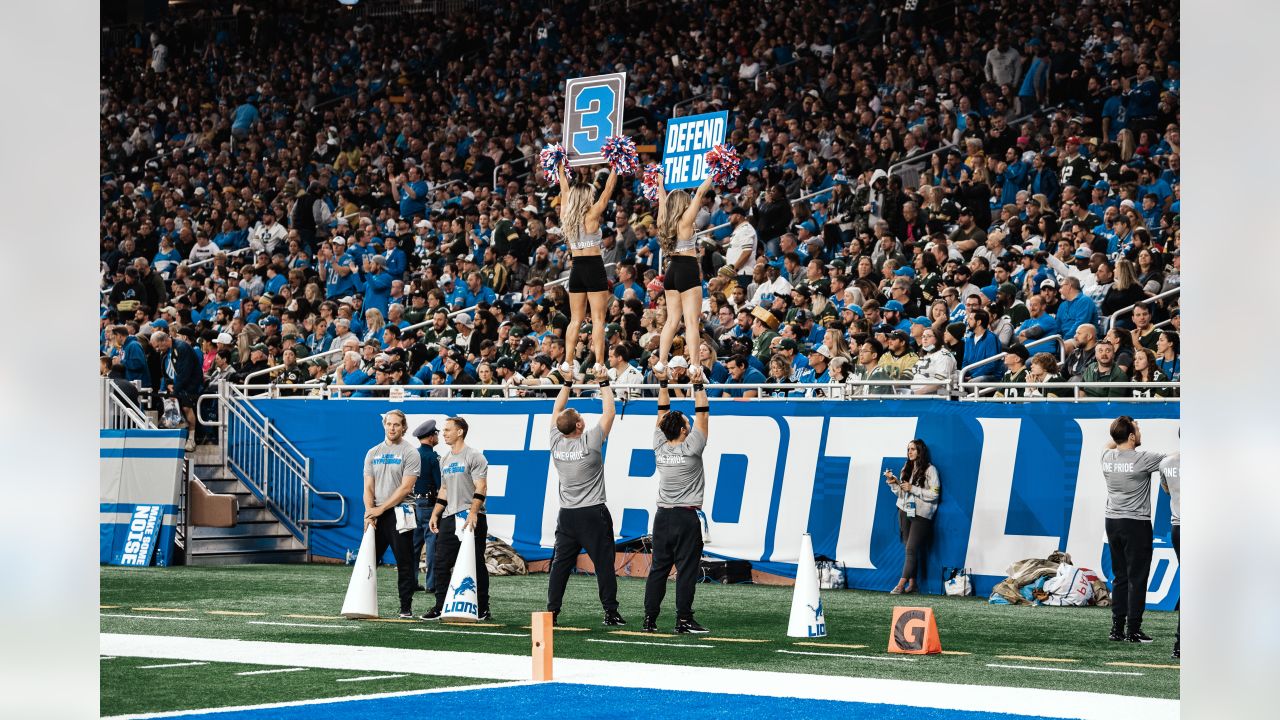 Detroit Lions Hype Squad 'Flag & Stunt'