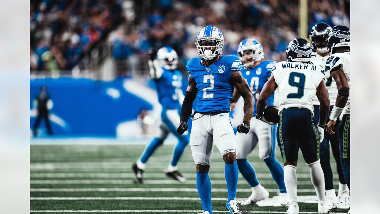 Seattle Seahawks quarterback Geno Smith (7) runs the ball against the  Detroit Lions during an NFL football game in Detroit, Sunday, Sept. 17,  2023. (AP Photo/Paul Sancya Stock Photo - Alamy