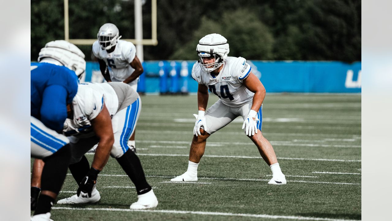 Aidan Hutchinson's smile, Jahmyr Gibbs selfie: See more photos from Lions  training camp 