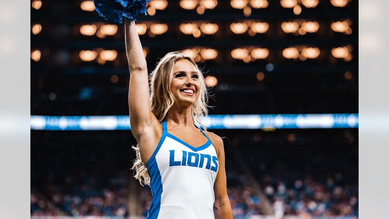 Lions vs. Falcons: Cheer Photos