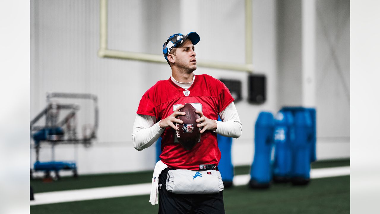 NY Jets QB Zach Wilson dons customized Mets jersey at Citi Field