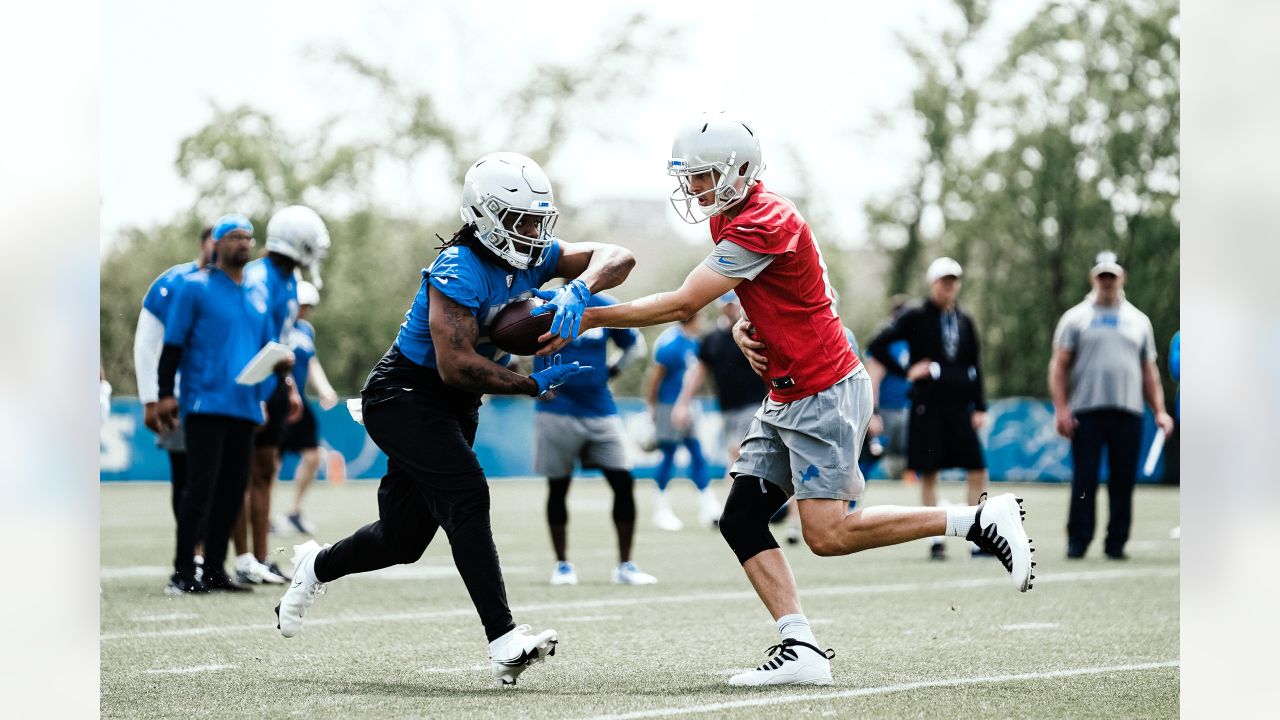 Detroit Lions first-round pick Penei Sewell to miss rookie minicamp after  testing positive for COVID-19 - ESPN