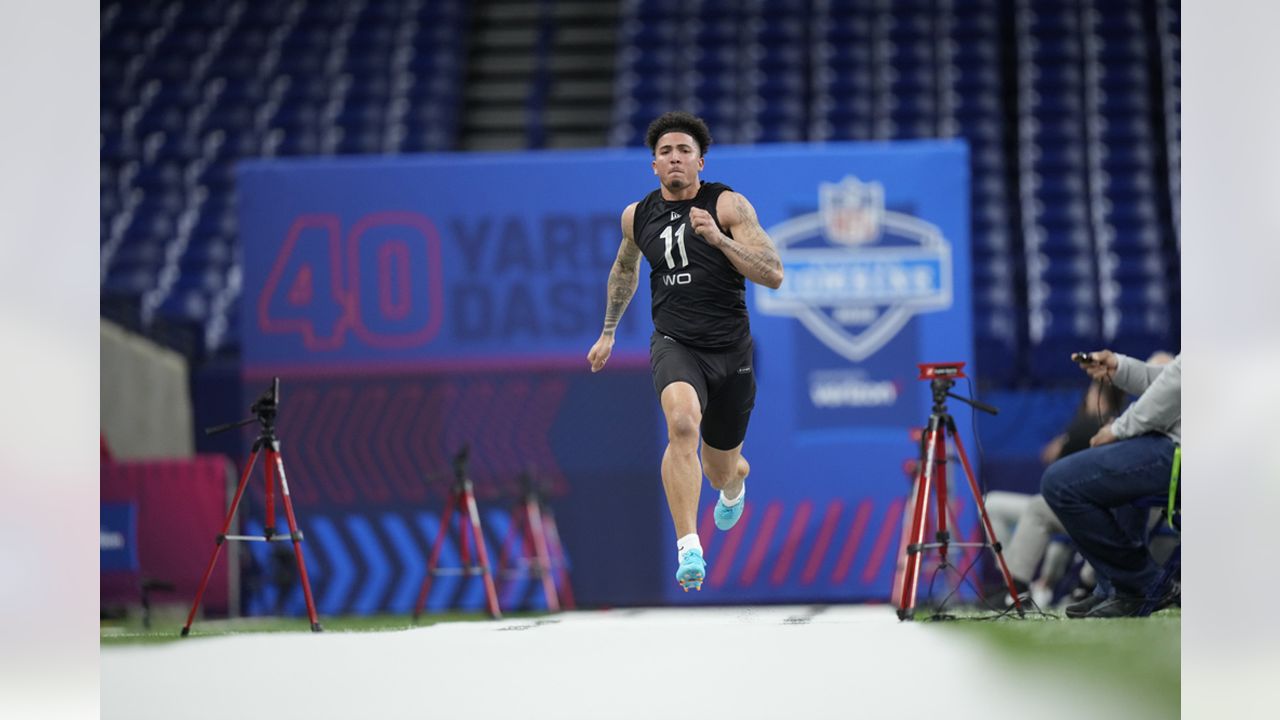 Wide receiver Ty Fryfogle runs official 4.53-second 40-yard dash at the  2022 NFL Scouting Combine