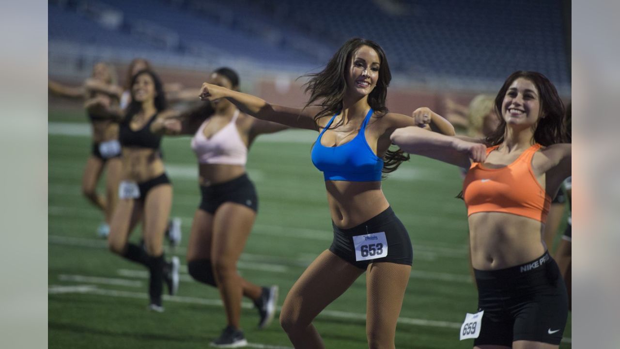 Detroit Lions Cheerleader Auditions Open For 2017-2018 Season - CBS Detroit