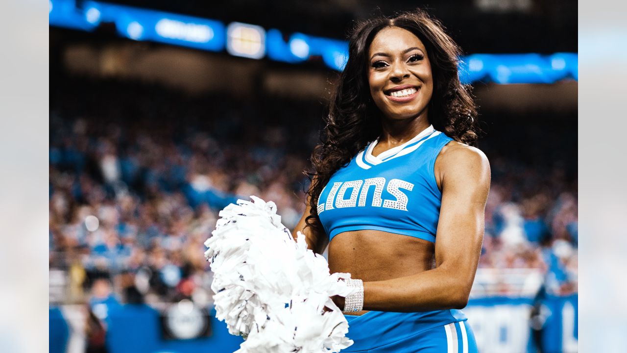 DETROIT, MI - SEPTEMBER 29: Detroit Lions cheerleader during