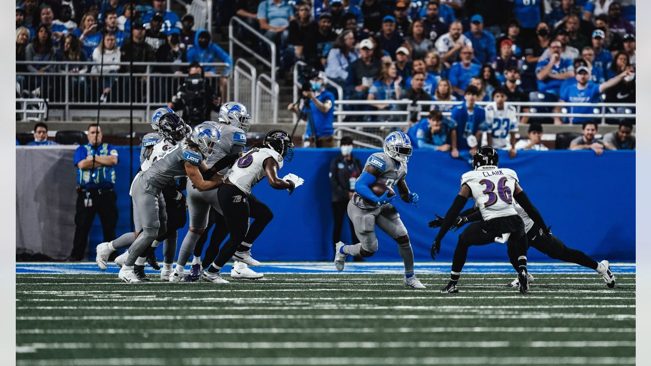 Detroit Lions tight end Darren Fells (80) blocks on offense against the  Baltimore Ravens during an NFL football game, Sunday, Sept. 26, 2021, in  Detroit. (AP Photo/Rick Osentoski Stock Photo - Alamy