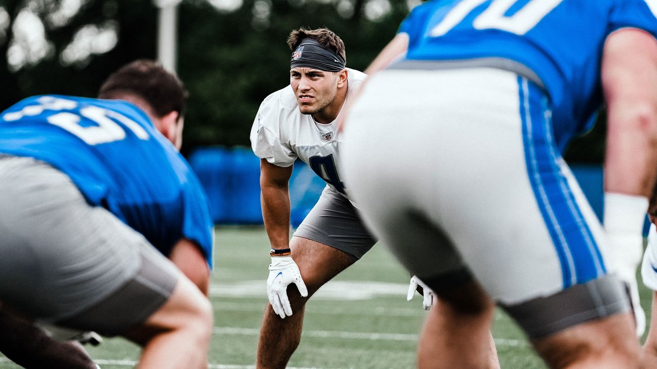 Detroit Lions linebacker Malcolm Rodriguez (44) gets set on