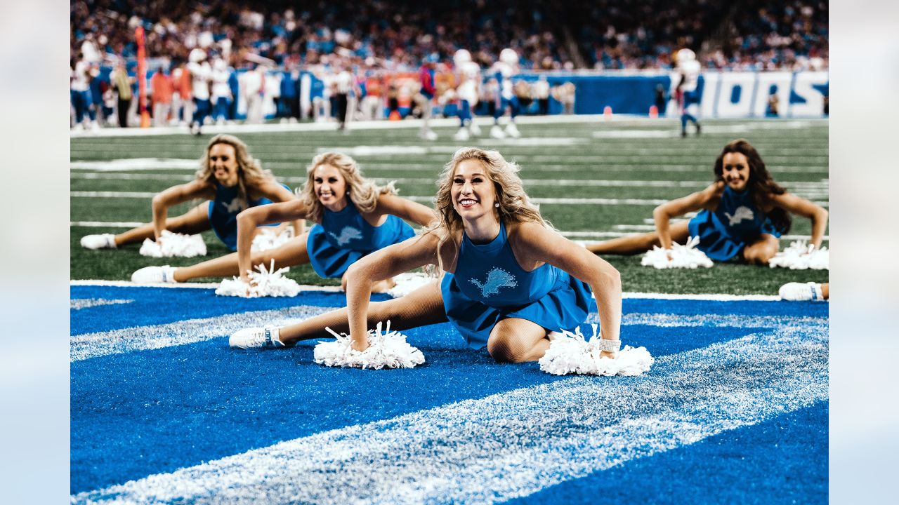 Lions vs. Bills: Cheer Photos