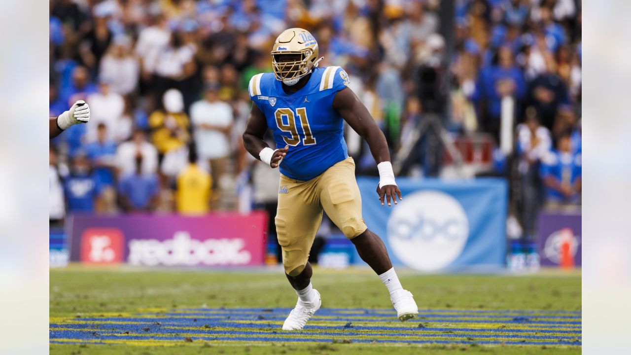 Oklahoma defensive lineman Nik Bonitto runs a drill during the NFL football  scouting combine, Saturday, March 5, 2022, in Indianapolis. (AP  Photo/Darron Cummings Stock Photo - Alamy