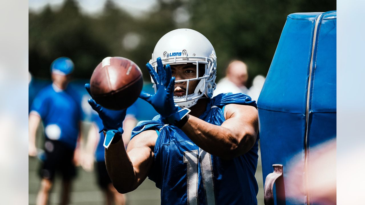 Detroit Lions wide receiver Kalif Raymond (11) with a catch