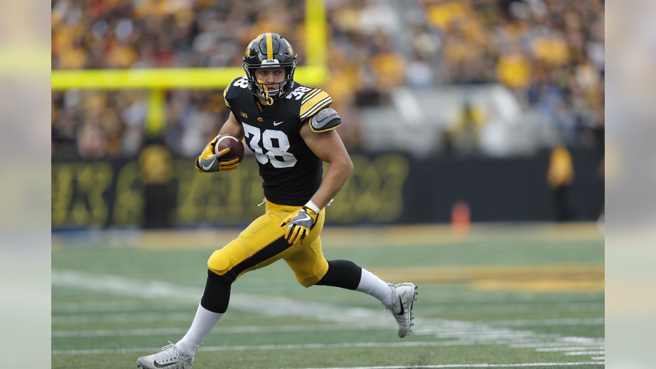 Broncos' Noah Fant had blueprint in 49ers' George Kittle at Iowa