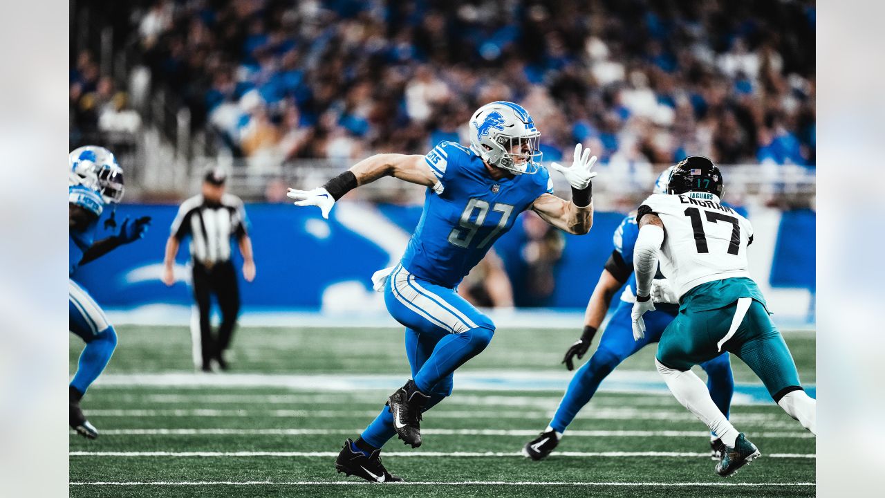 VIDEO: Lions' Aidan Hutchinson gets 1st career sack in Week 2 vs.  Commanders - Pride Of Detroit