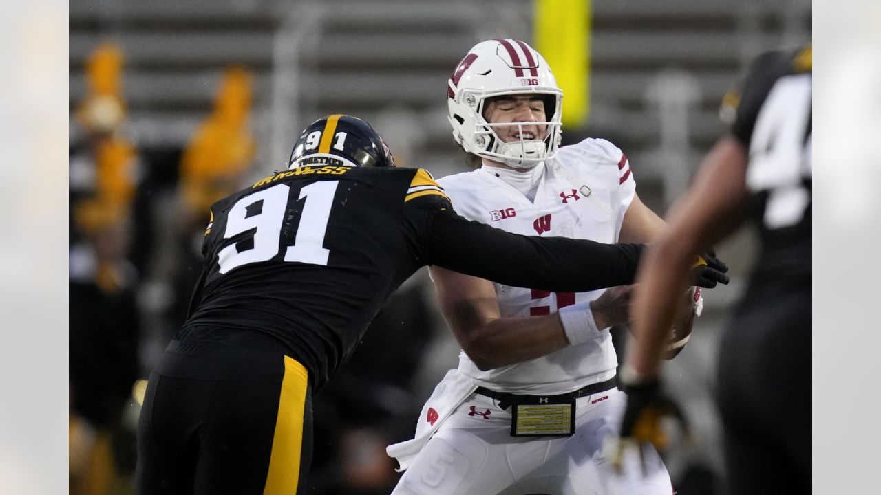 Meet Lukas Van Ness, the 'Hercules' of Iowa football's defense 