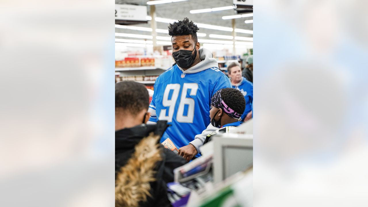 DLA students Shop with a Lion at Meijer