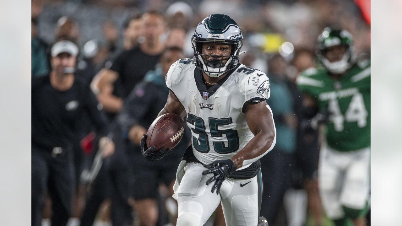 Philadelphia Eagles' Josiah Scott (33) runs during the first half