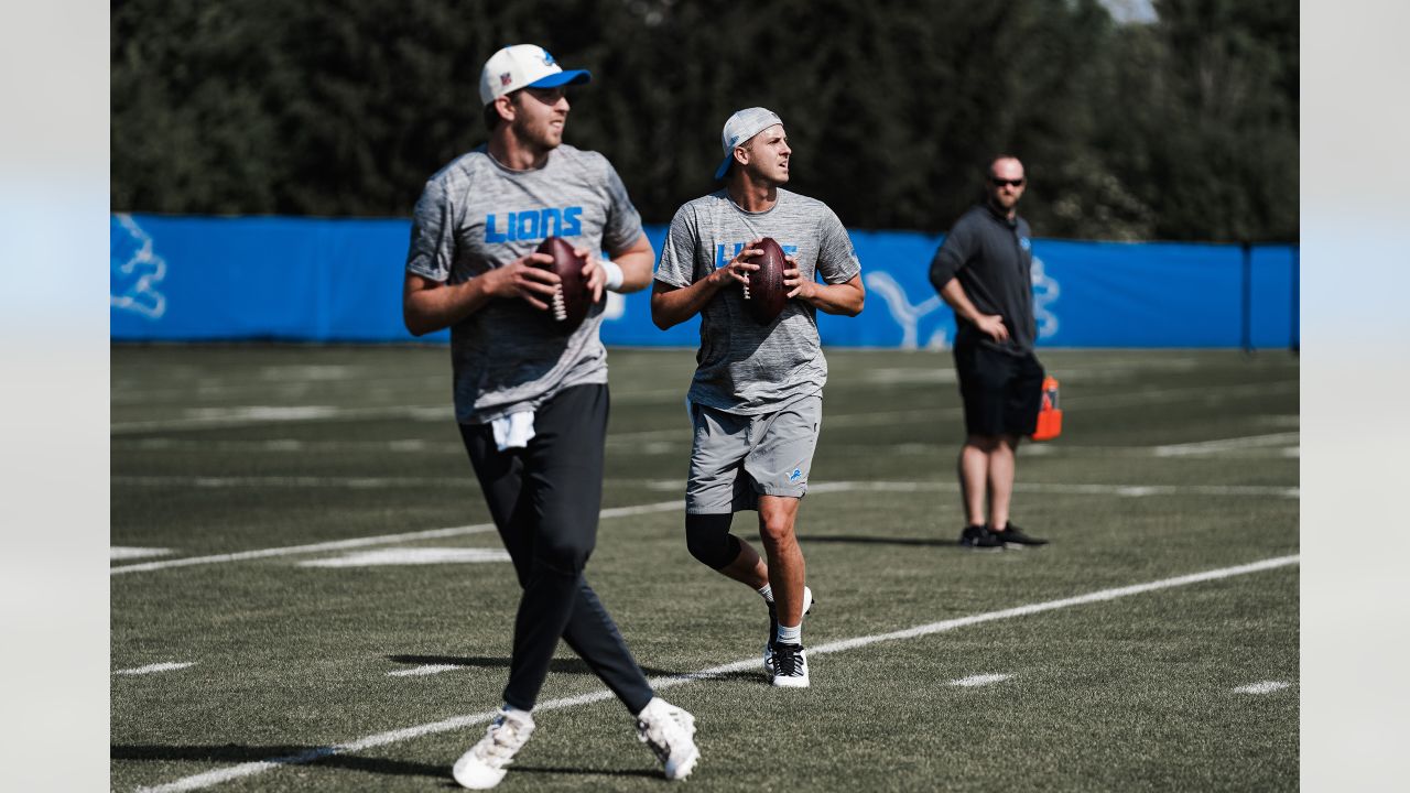 Detroit Lions Legends face off with Branch County All Stars