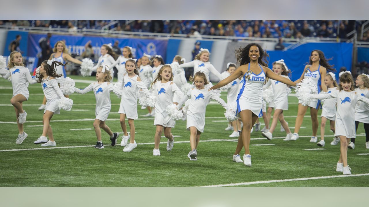 Detroit Lions on X: Cheer the team on with a round of Miller Lite as the Lions  prowl the field in Nashville. #ItsMillerTime #OnePride   / X