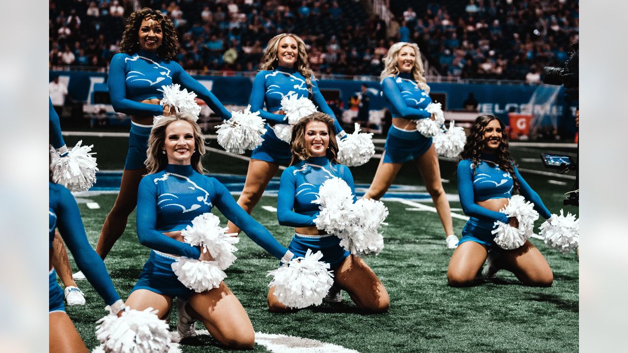 Lions vs. Commanders: Cheer Photos