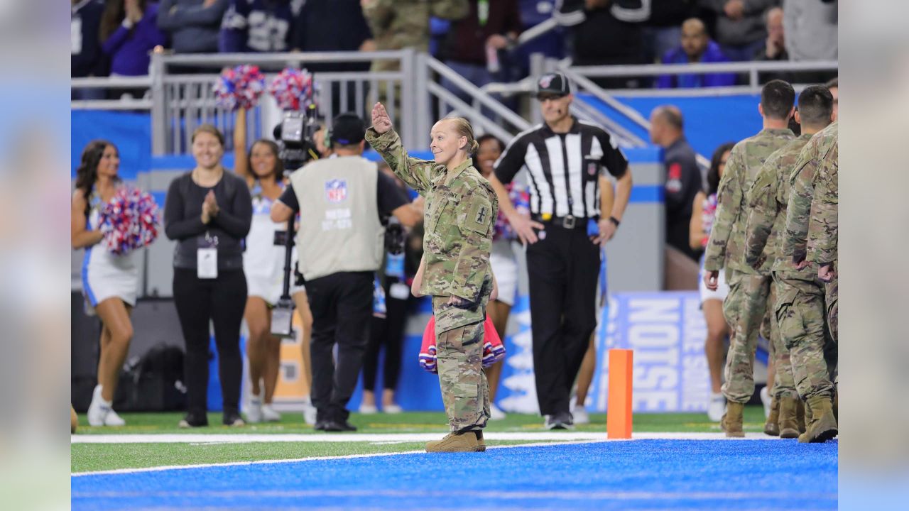 DVIDS - Images - 2019 Buffalo Bills Salute to Service Game: Pregame  Ceremony [Image 3 of 8]