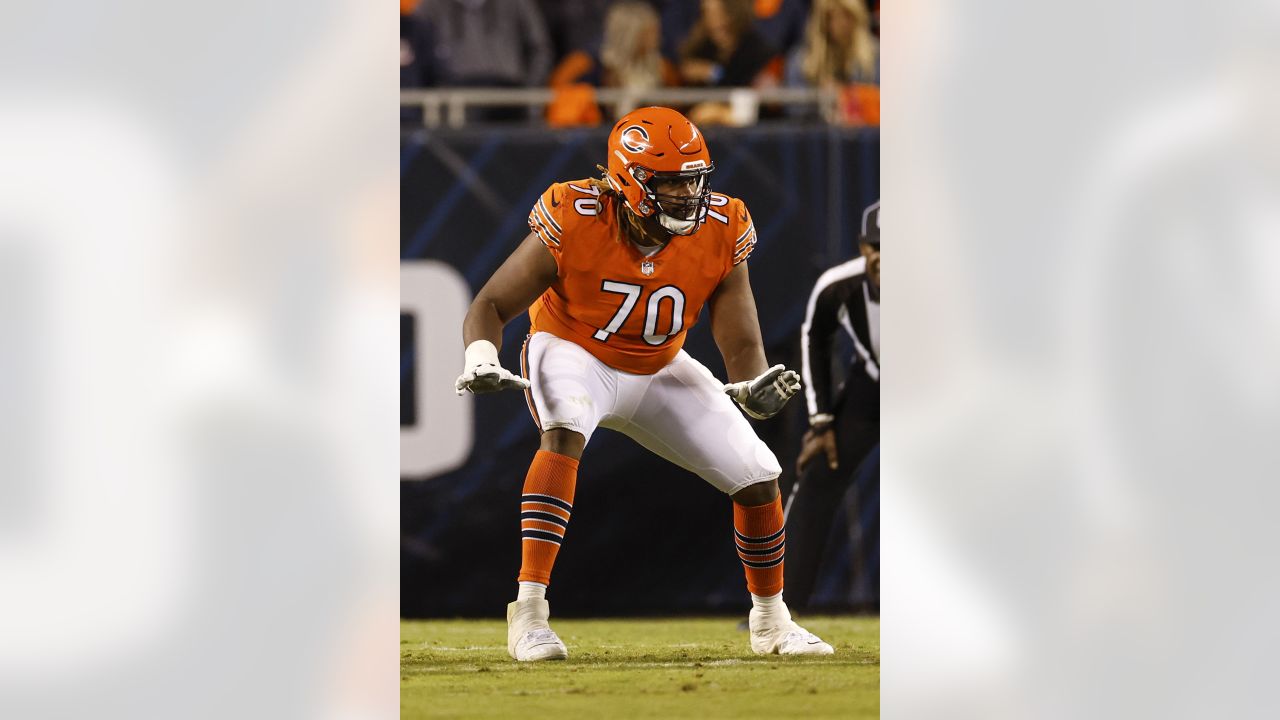 Chicago Bears NOW: Michael Schofield Re-Signs, Alex Leatherwood On