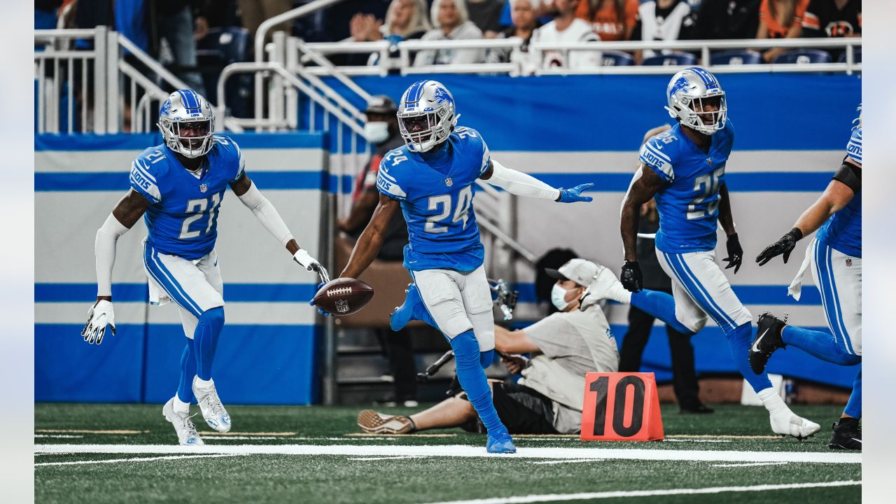 Detroit Lions linebacker Anthony Pittman (57) warms up before an NFL  football game against the Cincinnati Bengals in Detroit, Sunday, Oct. 17,  2021. (AP Photo/Paul Sancya Stock Photo - Alamy