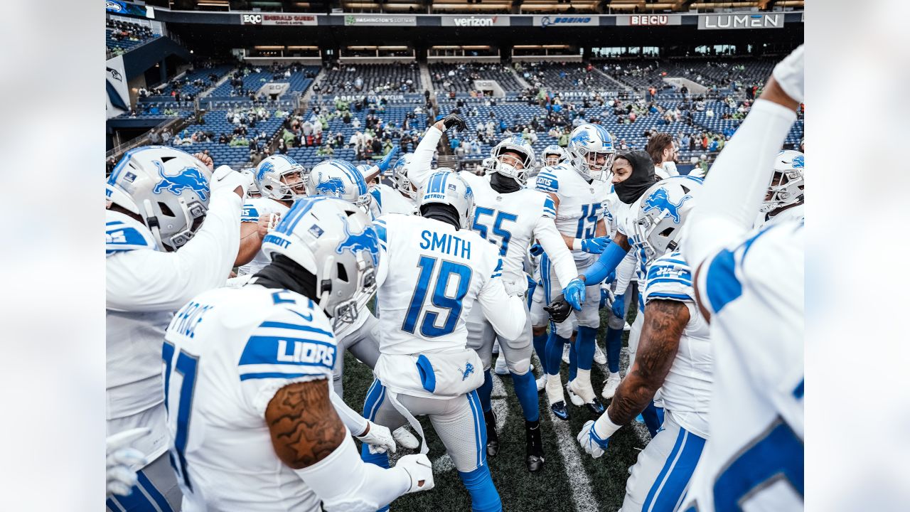 Detroit Lions runing back Craig Reynolds (46) is atckled by Buffalo Bills  linebacker Andre Smith (59) during the second half of the preseason NFL  football game against the Buffalo Bills in Detroit