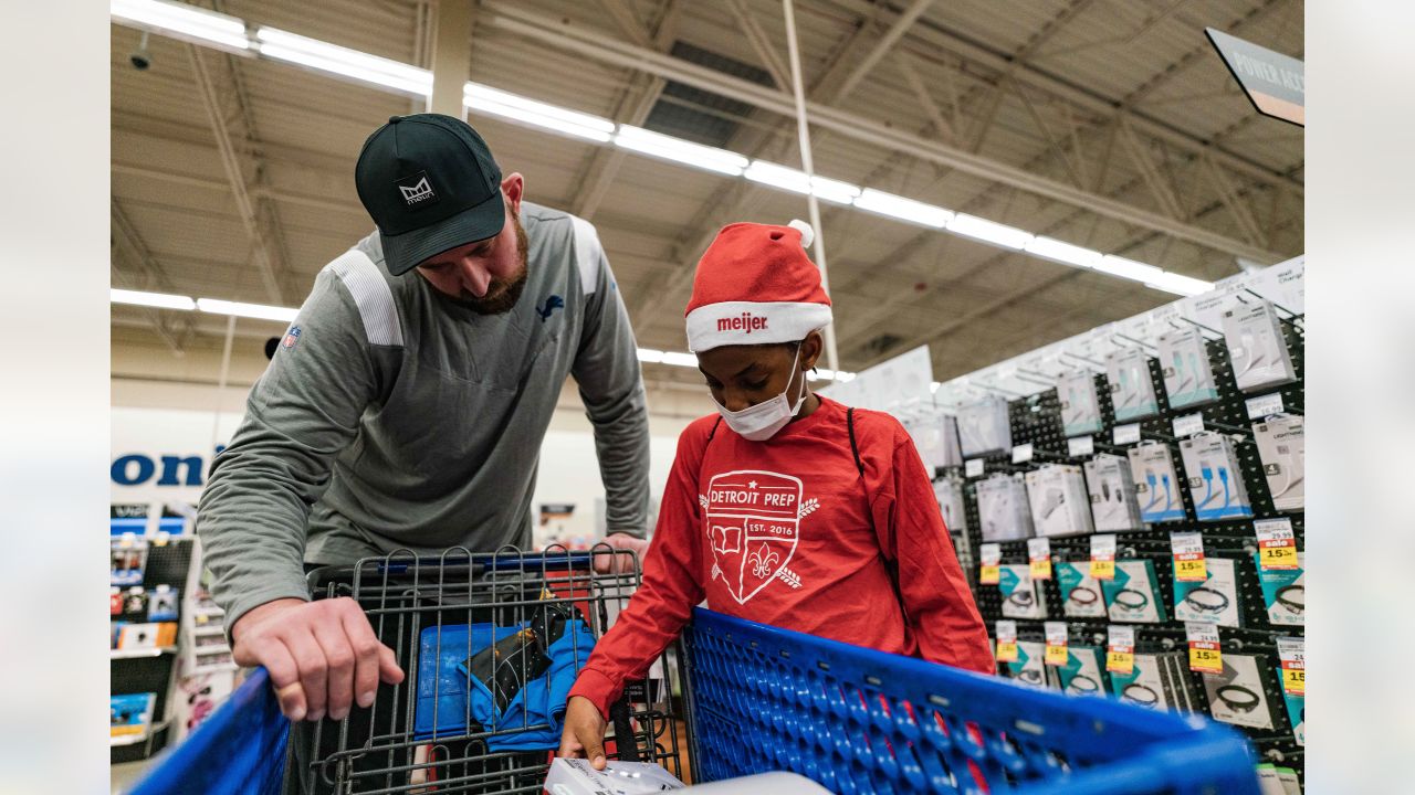 DLA students Shop with a Lion at Meijer, lion, Detroit Lions, shopping, The Lions took Detroit Lions Academy students Christmas shopping for our  annual Shop with a Lion at Meijer.