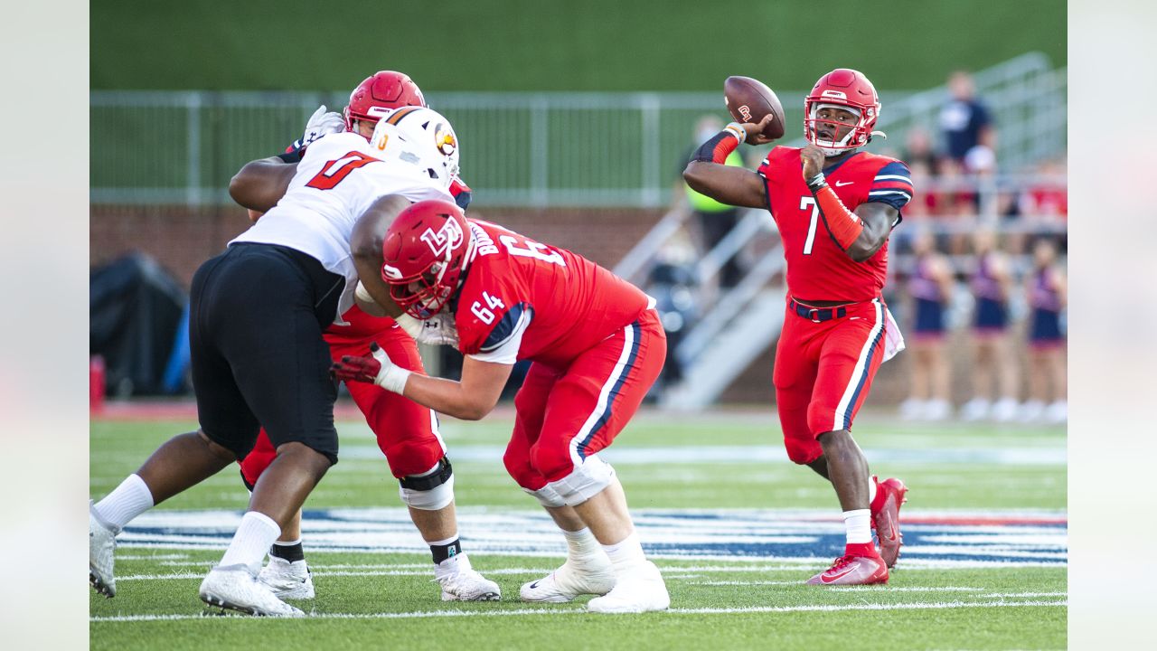 NFL Draft Profile: Malik Willis, Quarterback, Liberty Flames - Visit NFL  Draft on Sports Illustrated, the latest news coverage, with rankings for NFL  Draft prospects, College Football, Dynasty and Devy Fantasy Football.