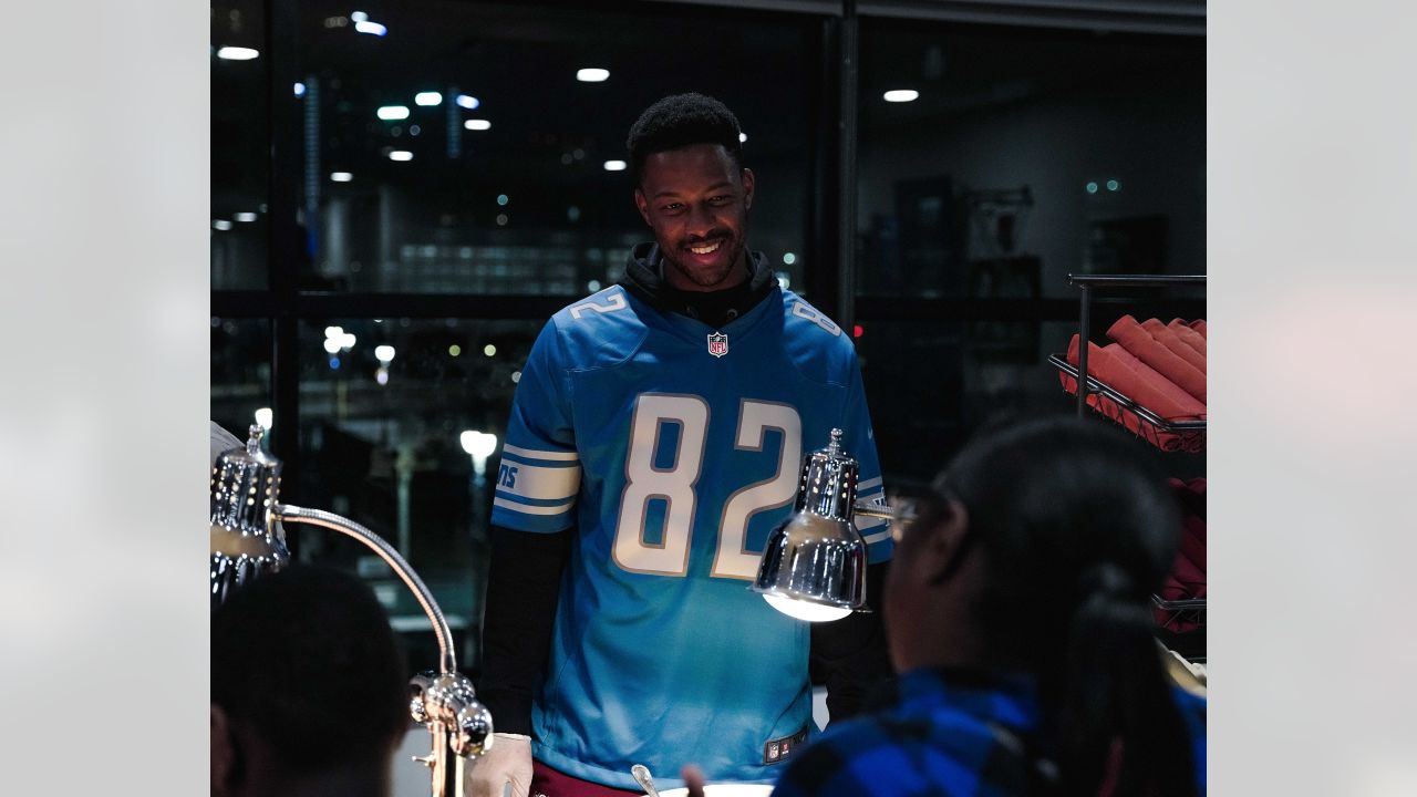 Detroit Lions, Pure Heart serve Thanksgiving dinner to children of  incarcerated parents