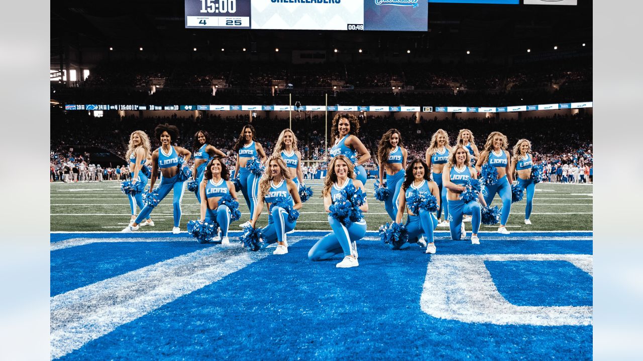 Lions vs. Bills: Cheer Photos