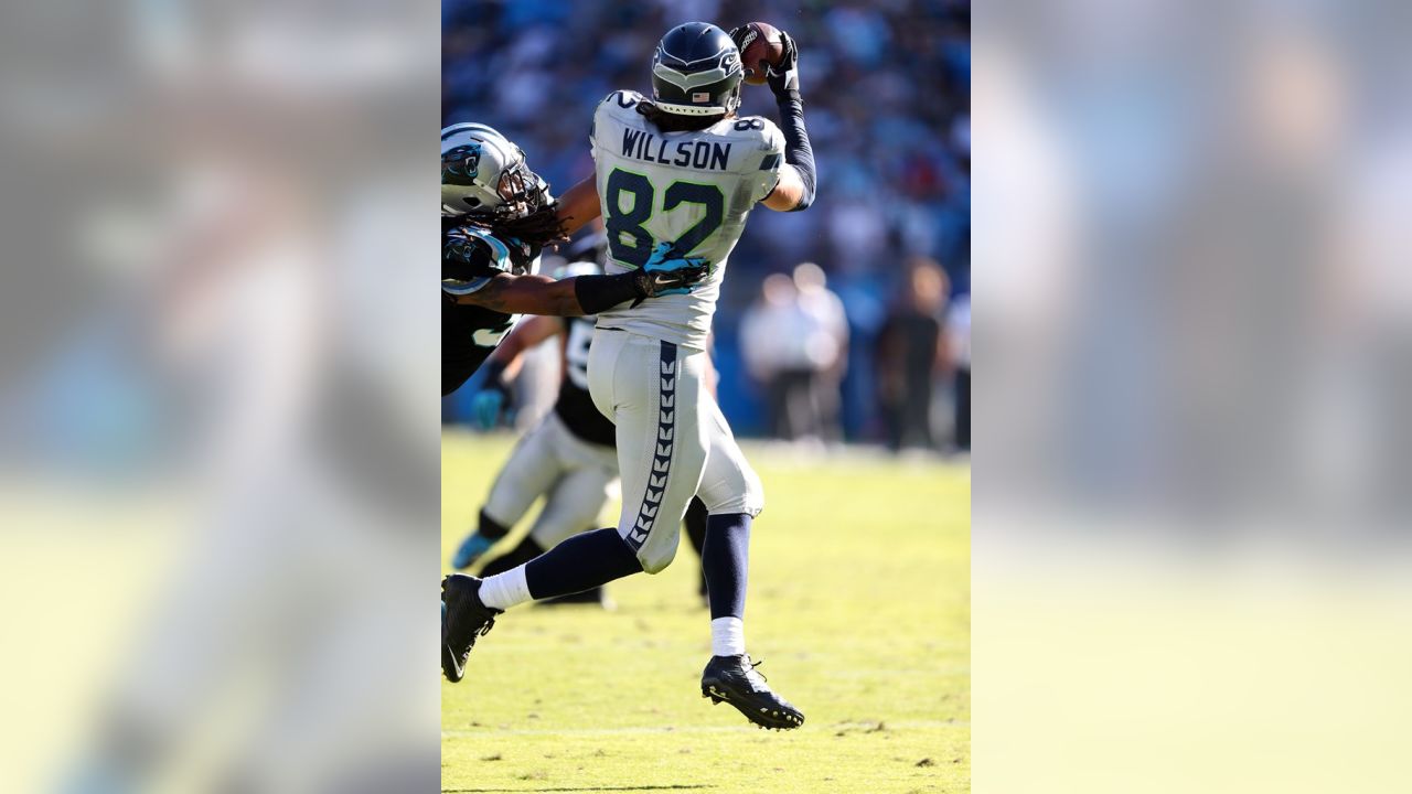 A day after returning to Seahawks, Luke Willson announces he is walking  away from football