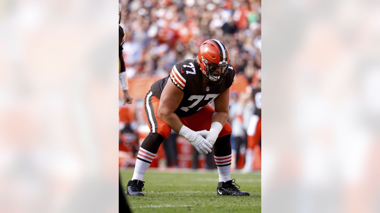 Browns RG Wyatt Teller has strained calf and is week-to-week