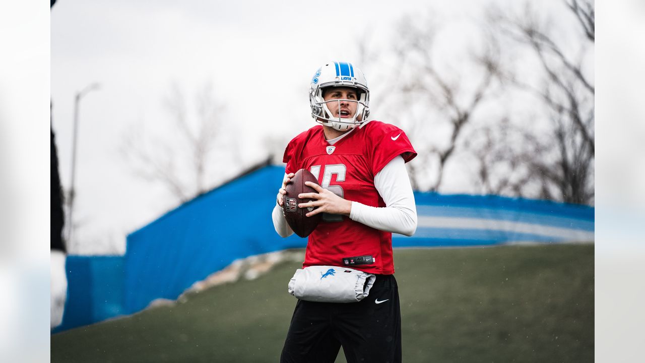 Detroit Lions hopeful they dodged long-term injuries to Jared Goff