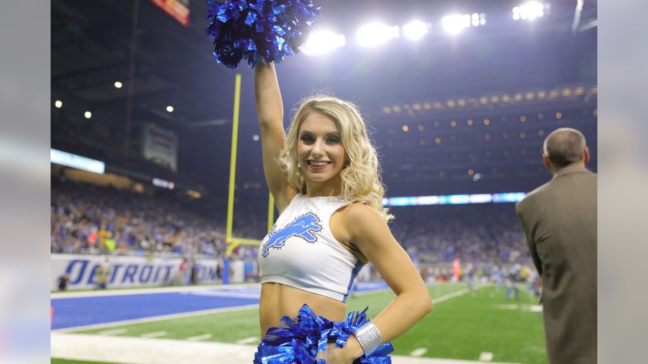 Detroit Lions Cheerleaders-Holly