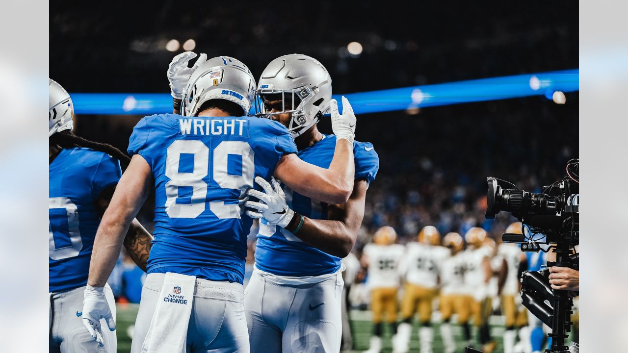 Detroit Lions tight end Brock Wright (89) runs during the first half of an  NFL football