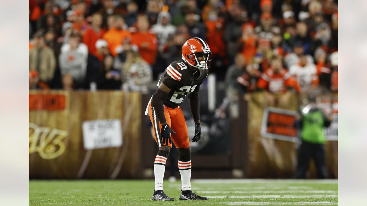 Browns vs. Lions: How to watch, listen, stream, announcers and more