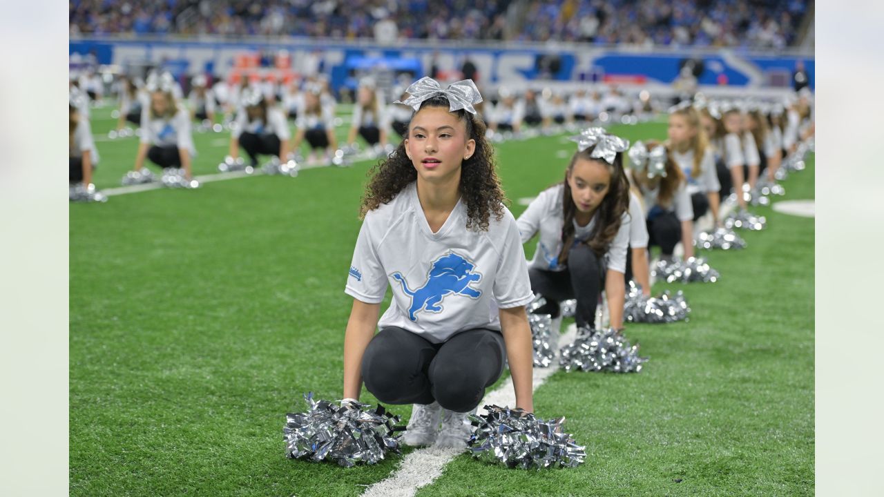 Lions Cheerleaders on X: Today is the FINAL DAY to submit registration for  our Junior Detroit Lions Cheerleaders clinic and halftime performance!  After today, no additional registrations will be accepted. For more