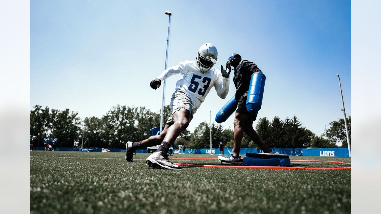 Unofficial first look at CB Cam Sutton in a Lions jersey! : r