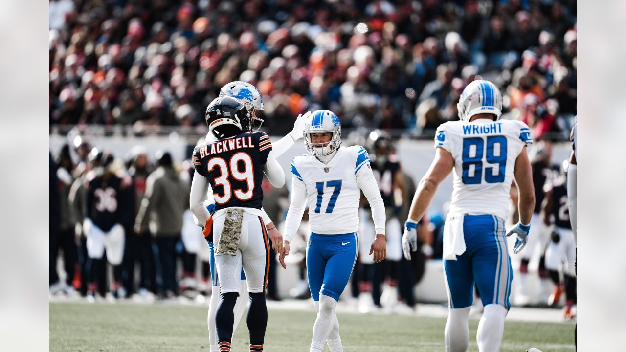 Detroit Lions re-sign K Michael Badgley