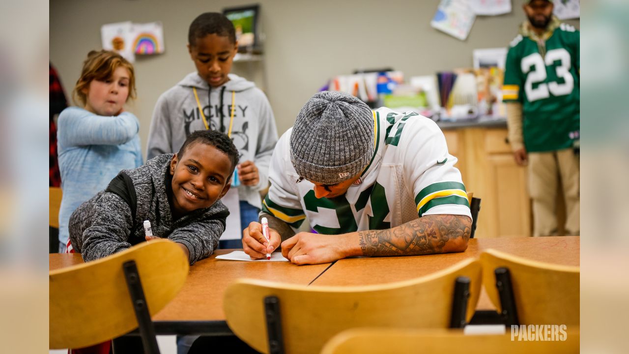 B/R Gridiron on X: Jaire Alexander bought 100 jerseys, brought them to the  local Boys and Girls Club and spent the day with the kids signing them for  everyone 