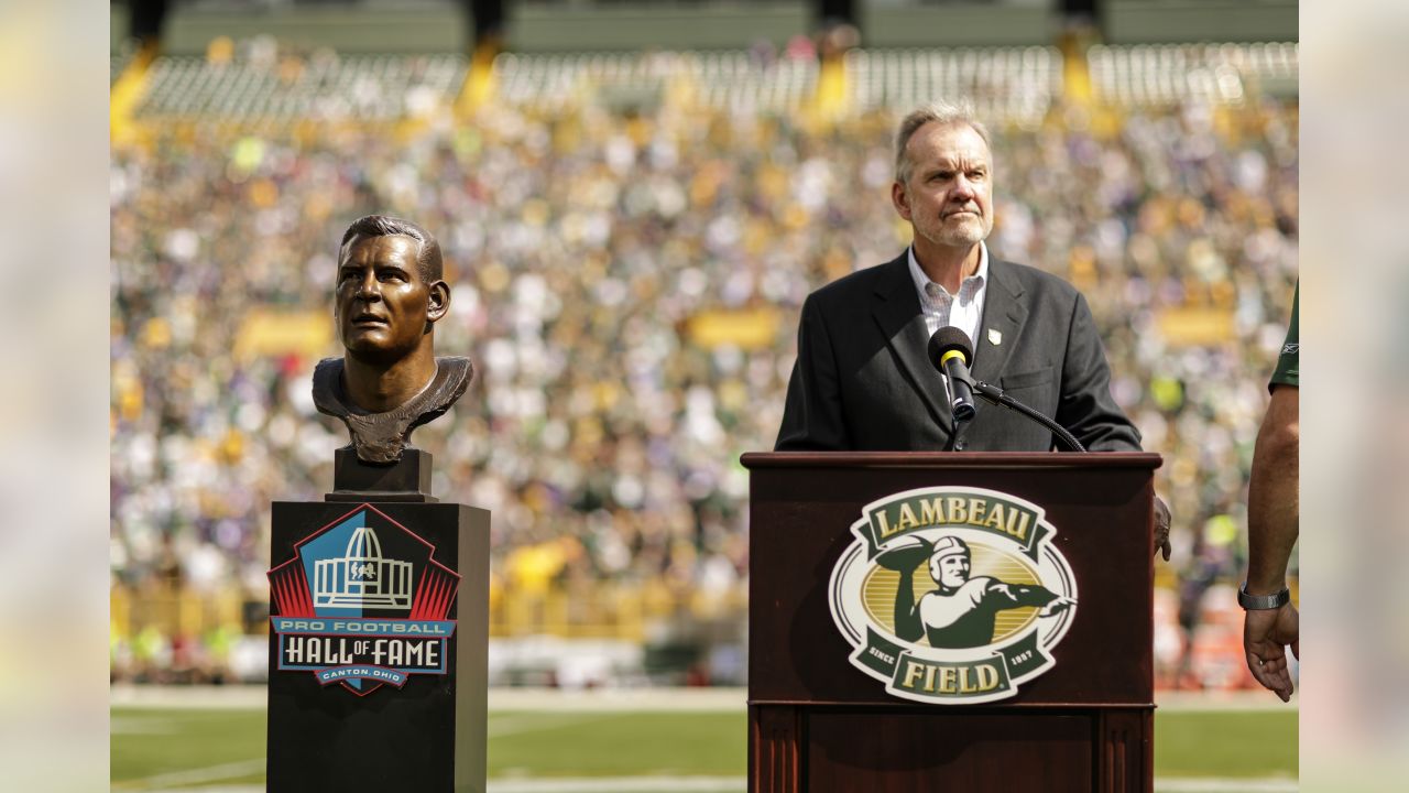 UWM alum and Packers legend Jerry Kramer team up for a new book - Letters  and Science