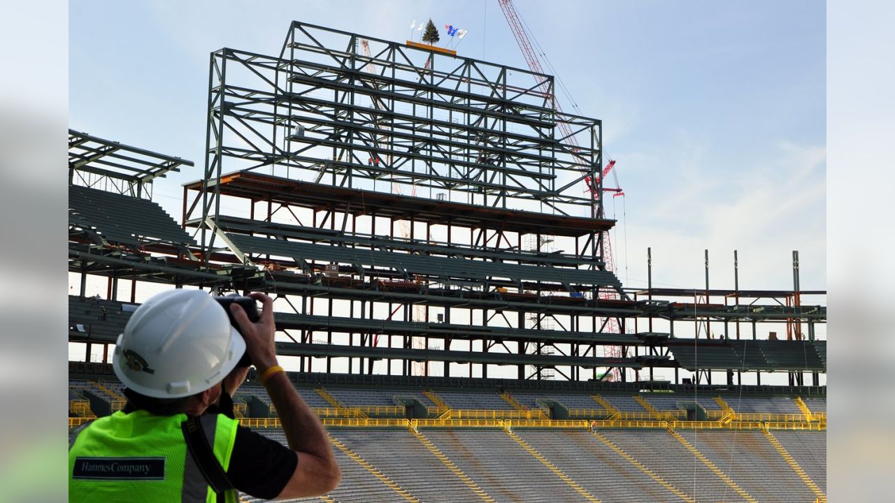 Packers test new video board as construction continues