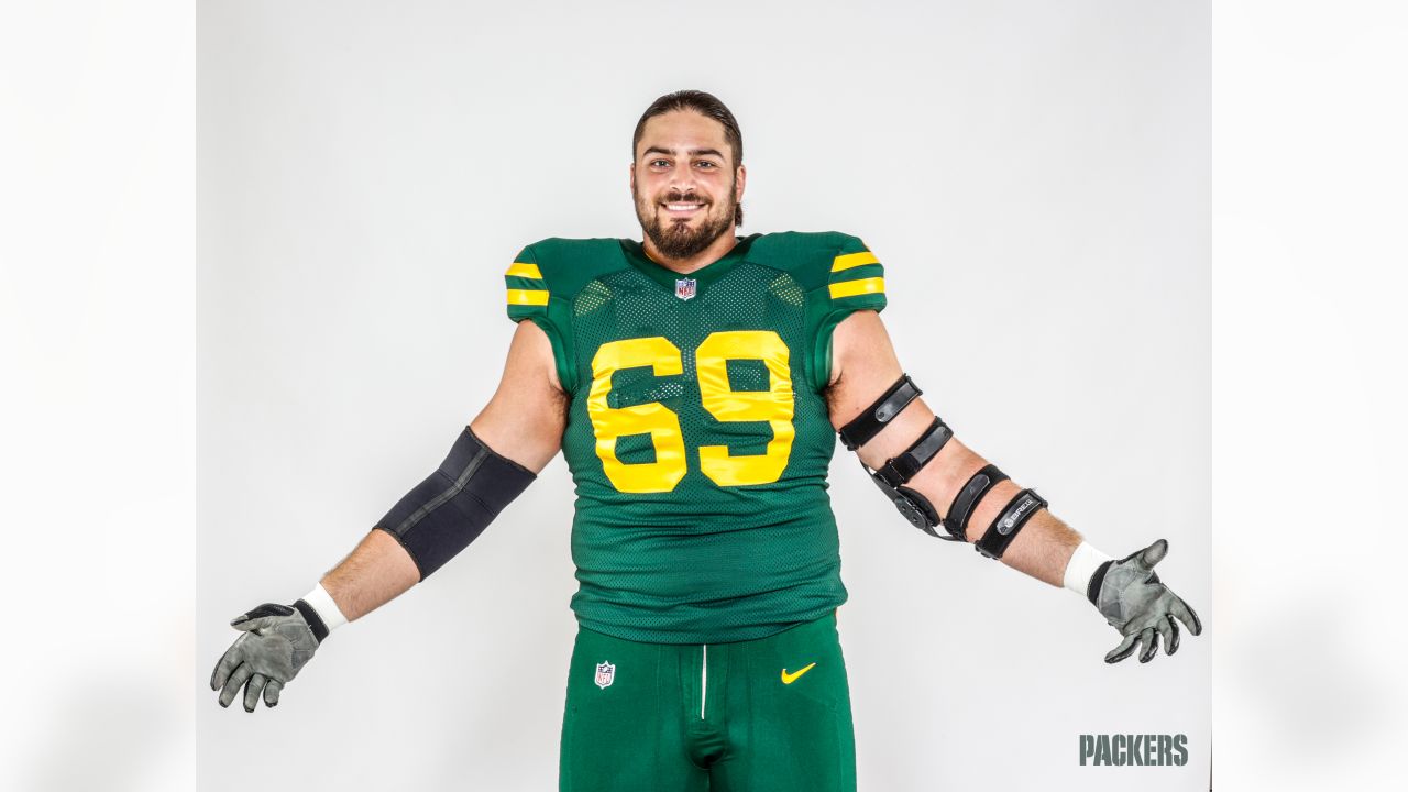 First look: Packers model 50s Classic Uniforms