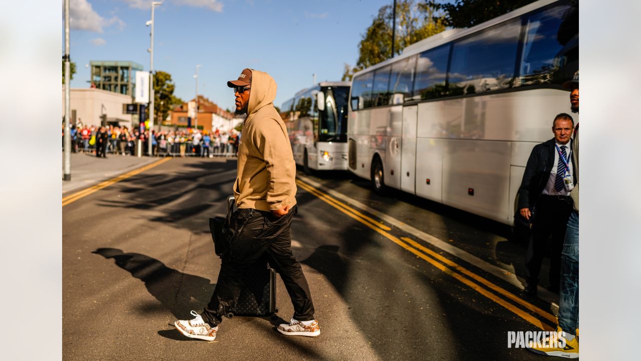 Arrival Photos: Packers walk into Tottenham Hotspur Stadium for Giants game  in London