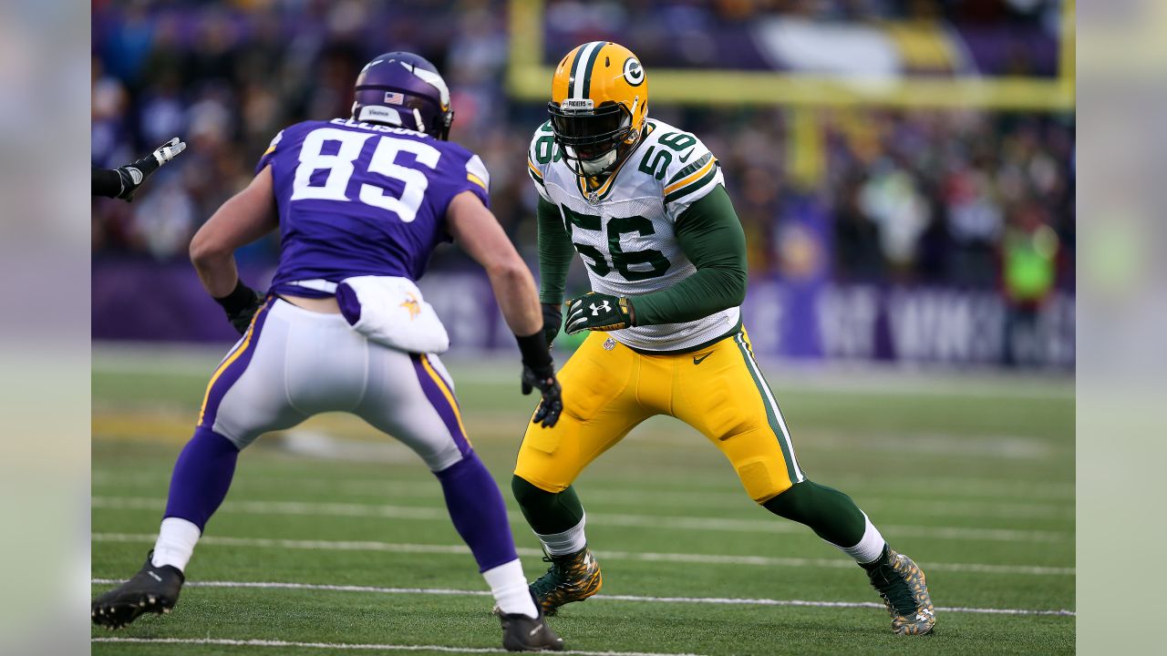 Green Bay Packers, Julius Peppers seek a balance on playing time