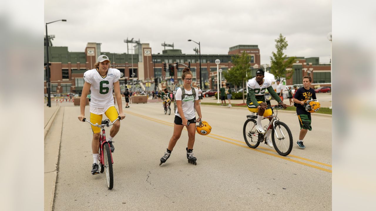 Kids Bike Ride Kicks Off Green Bay Packers Training Camp